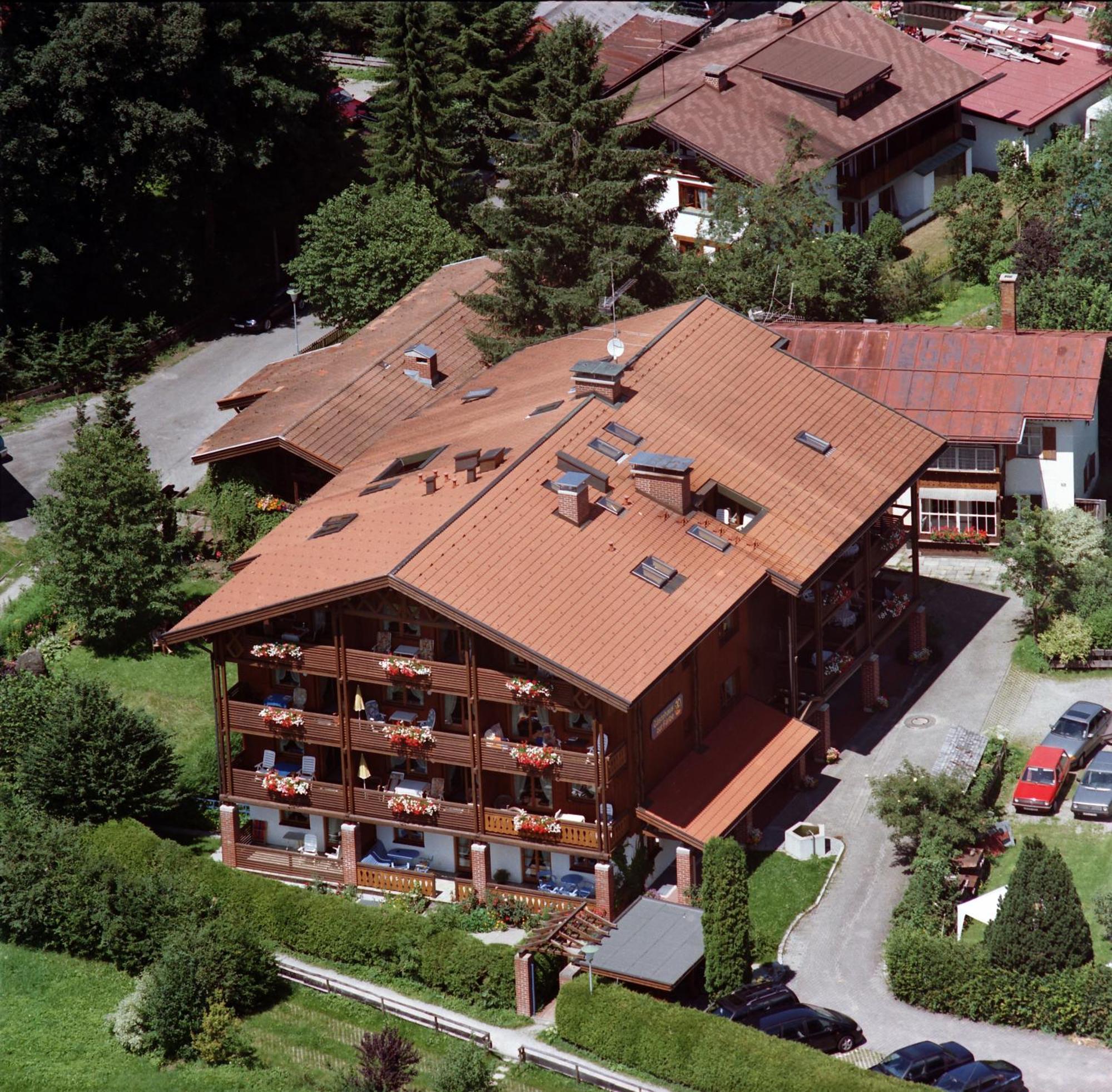 Gaestehaus Zur Faerbe Apartments Оберстдорф Экстерьер фото