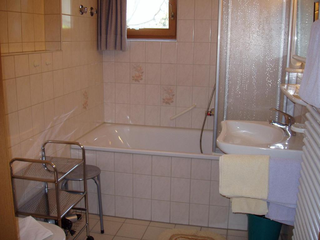 Gaestehaus Zur Faerbe Apartments Оберстдорф Номер фото